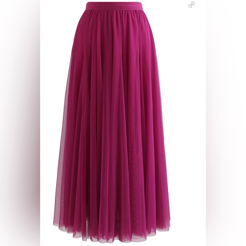 Chicwish My Secret Garden Tulle Maxi skirt in magenta Size L-XL New with tags
